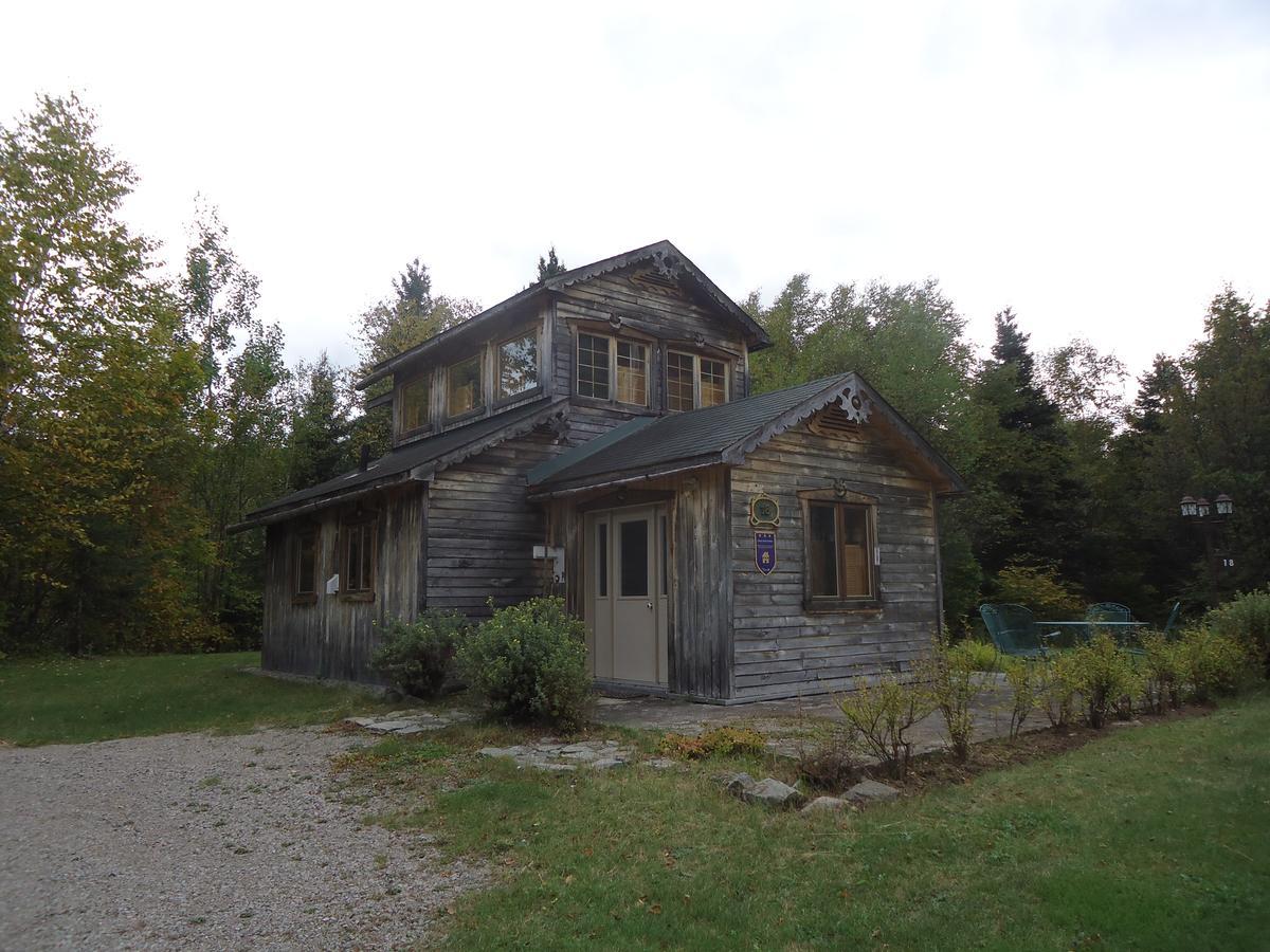 Chalet Saint-Thomas L'Anse-Saint-Jean Exterior photo